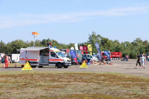 Krankenwagen auf dem Messegelände der firemobil.